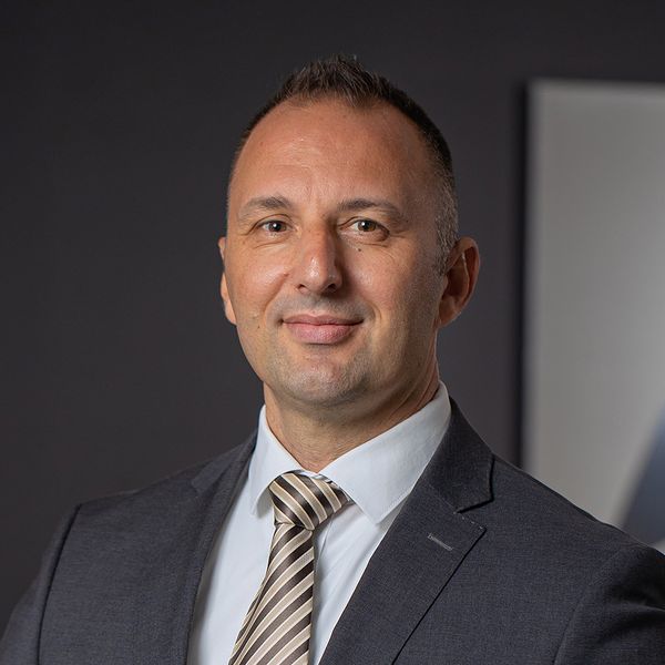 kurt_portre_harnos_krisztian_v01